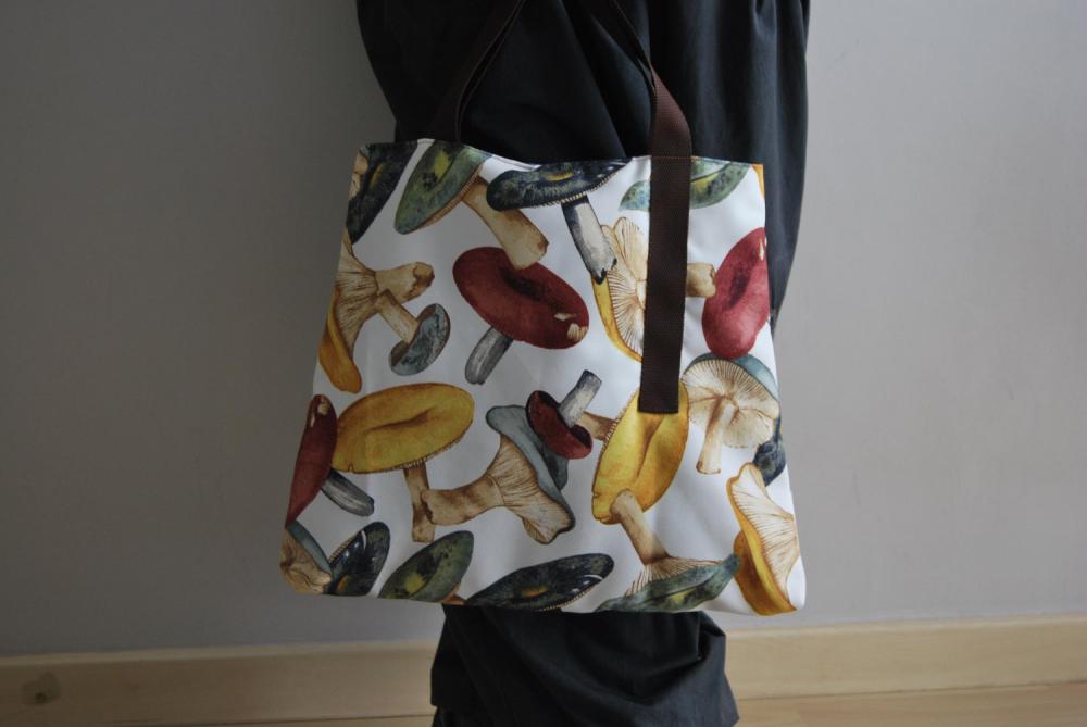 Trendy Shoulder Hand Mushroom Bag With A Lot Of Pockets To Put Everything By El Rincón De La Pulga