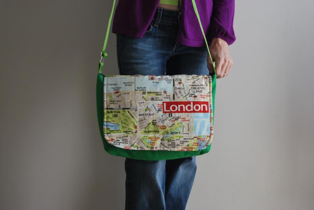 Vintage London Messenger Bag With Pockets By El Rincón De La Pulga